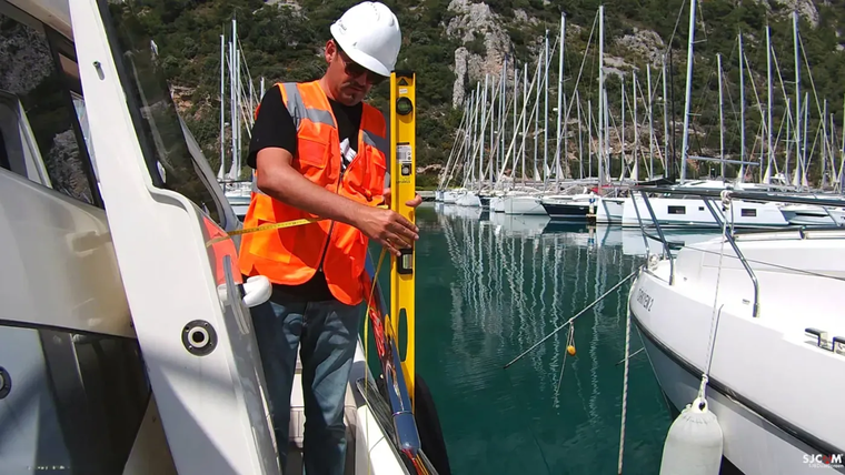 Marinada İngiliz bayrak kaydı için tekne ölçümü